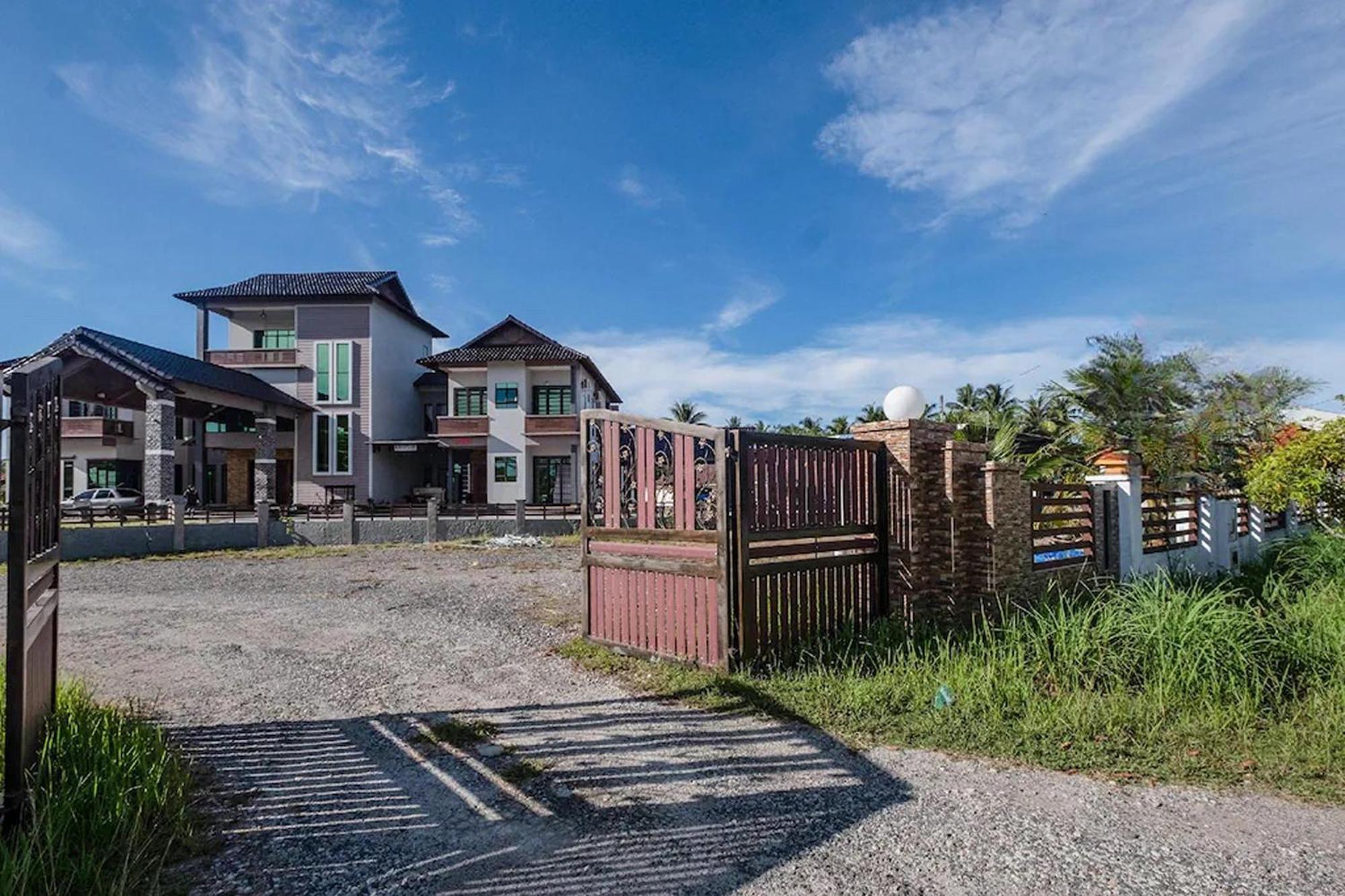 Nurbayu Chalet, Kemaman Kuantan Zewnętrze zdjęcie