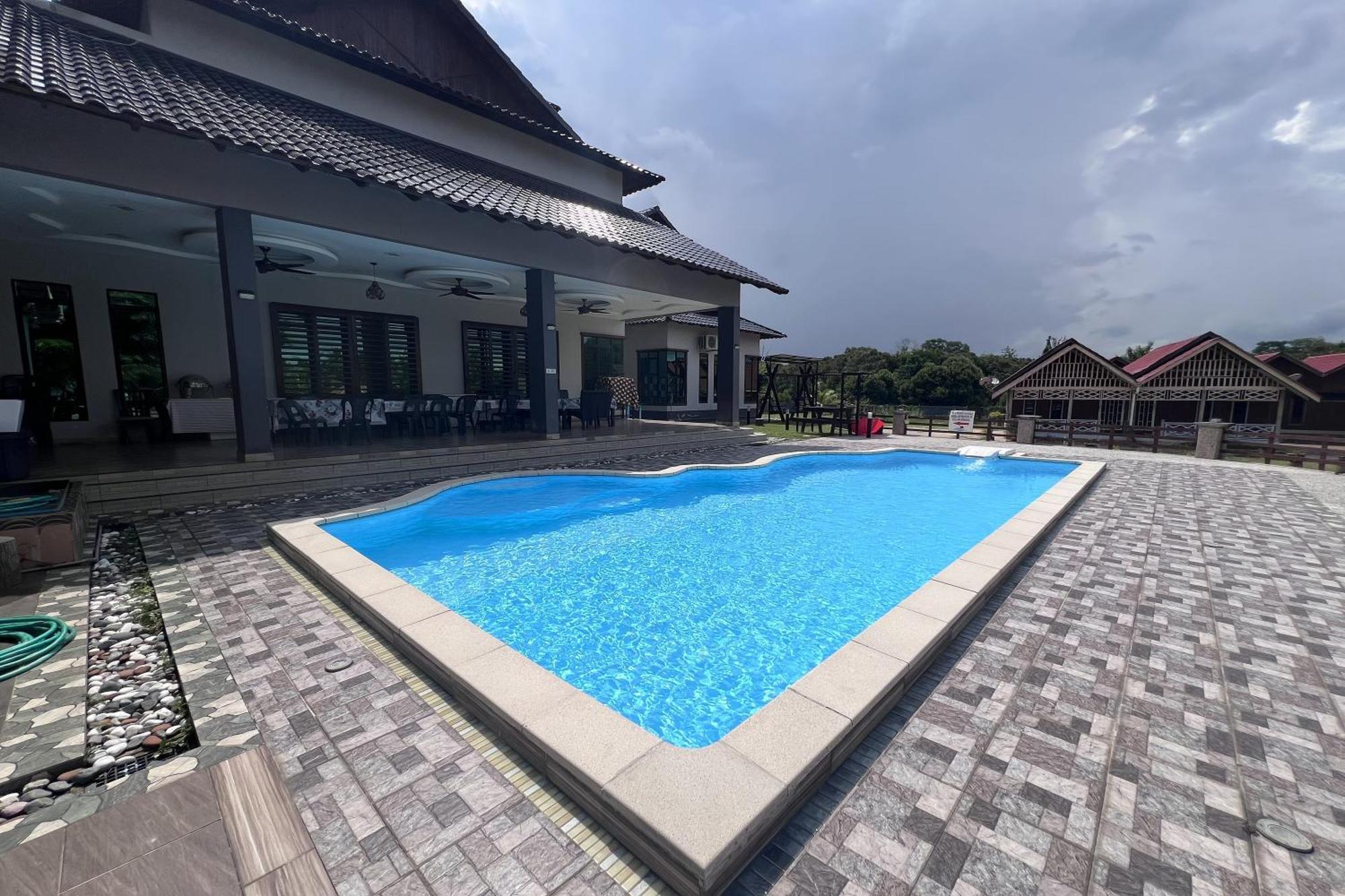 Nurbayu Chalet, Kemaman Kuantan Zewnętrze zdjęcie